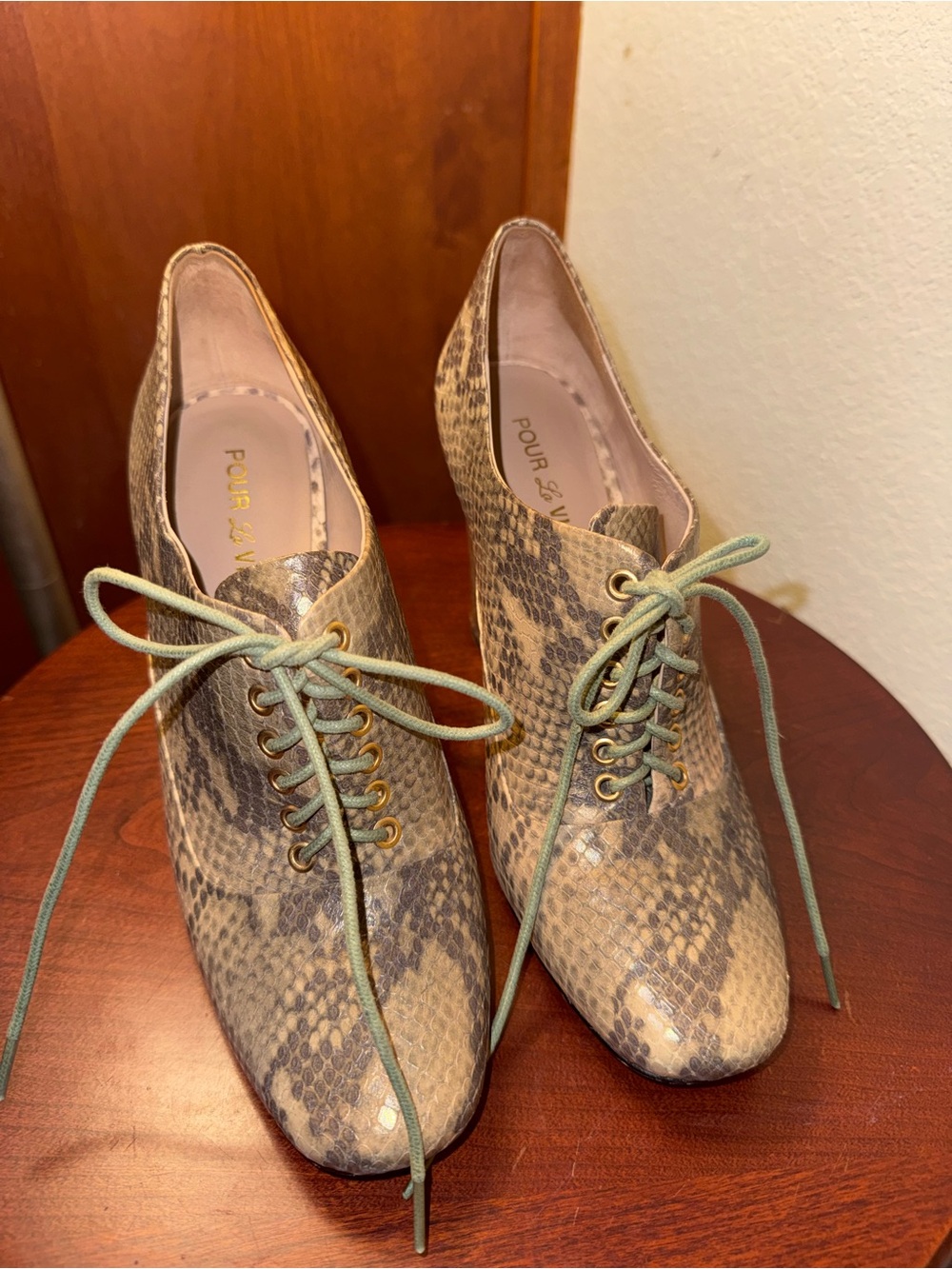 Pour La Victoire Snakeskin Lace-Up Oxford Women's Block Heels Brogue Square Toe